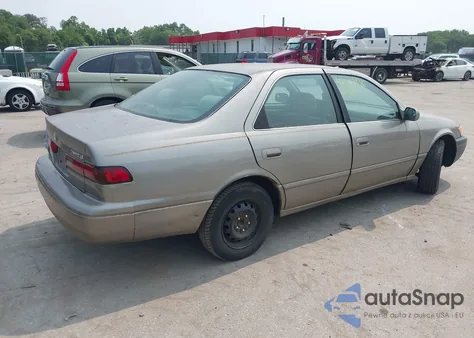 1998 Toyota Camry Le from USA, damaged, VIN 4T1BG22K2WU278958